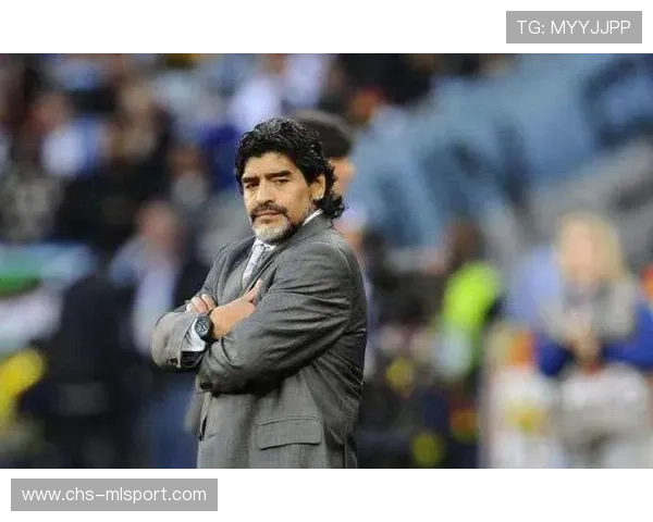 马特乌斯：马拉多纳的动作难以预测，速度控制兼备，马拉多纳和特维斯